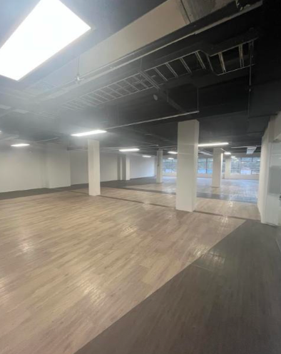 Oficina Edificio Completo en Edificio l124 - Image 3