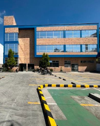 Oficina Edificio Completo en Edificio l124 - Image 4