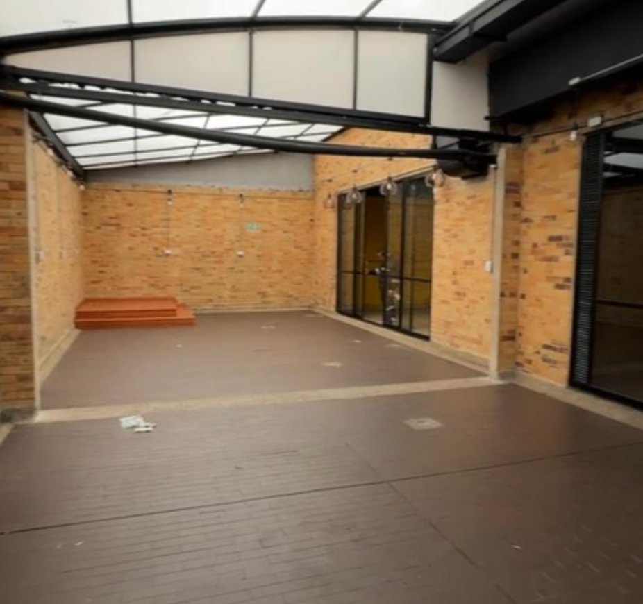 Local 101 - 102 en Torre 5Th Av