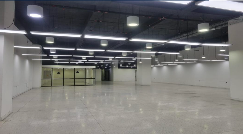 LOCAL 2-031-7 – 633 m2 - Image 2