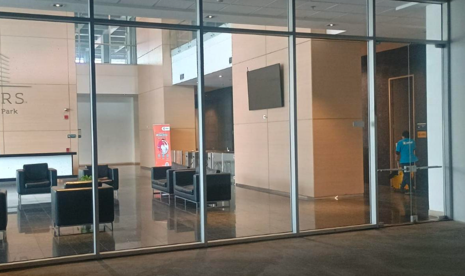 Local Comercial 1-06 – ZF Towers