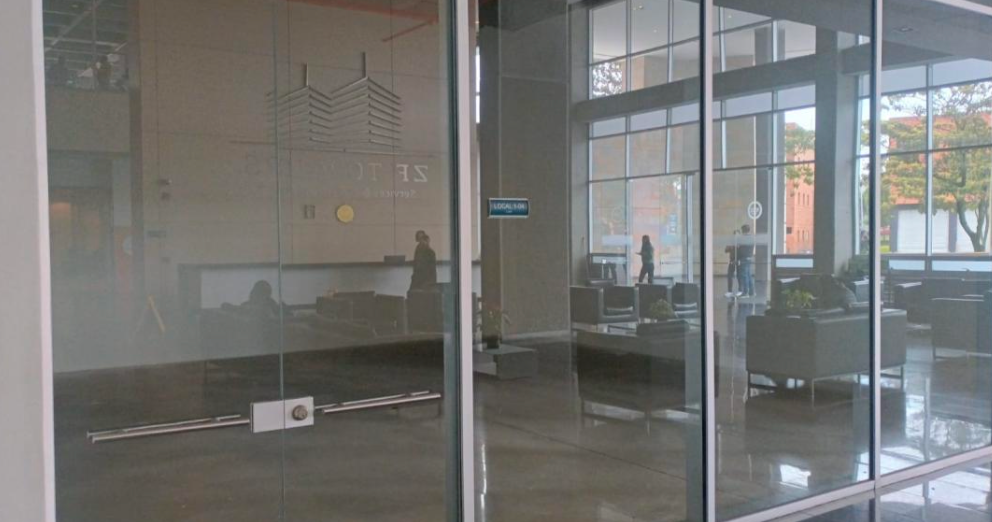 Local Comercial 1-06 – ZF Towers - Image 2